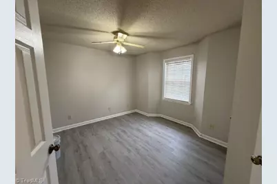 6706 Friendly Avenue #1L, Greensboro, NC 27410 - Photo 9