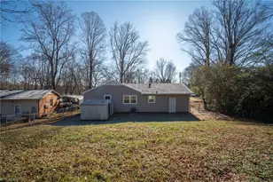 307 Foxcroft Dr, Winston-Salem, NC 27103 - Photo 17