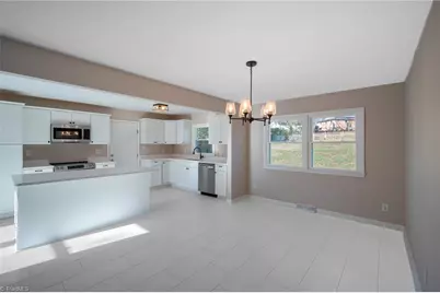 307 Foxcroft Drive, Winston-Salem, NC 27103 - Photo 5