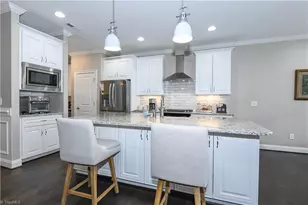 402 Kingsbridge Ct, Greensboro, NC 27455 - Photo 3