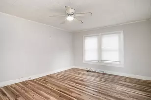 608 Oak St, Burlington, NC 27215 - Photo 5