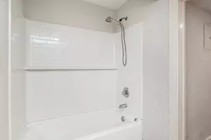 608 Oak St, Burlington, NC 27215 - Photo 21