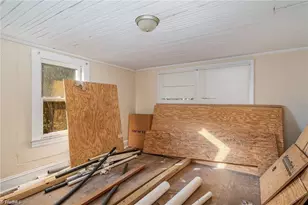 1053 N Scales St, Reidsville, NC 27320 - Photo 5