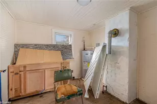 1053 N Scales St, Reidsville, NC 27320 - Photo 9