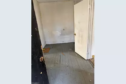 319 N Washington Avenue, Reidsville, NC 27320 - Photo 15