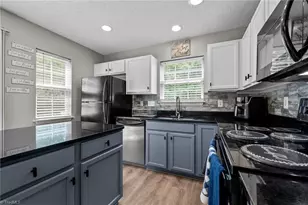 2 Tannenbaum Cir, Greensboro, NC 27410 - Photo 13