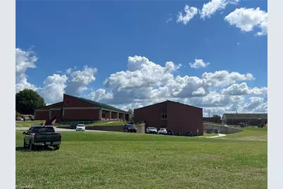 503 W Kapp Street, Dobson, NC 27017 - Photo 3