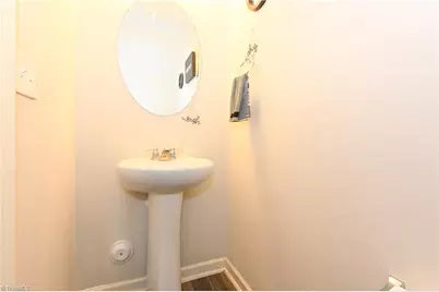 2902 Desmond Woods Drive, Greensboro, NC 27405 - Photo 9