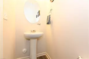 2902 Desmond Woods Dr, Greensboro, NC 27405 - Photo 9