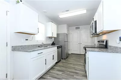 2902 Desmond Woods Drive, Greensboro, NC 27405 - Photo 5