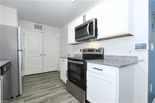 2902 Desmond Woods Dr, Greensboro, NC 27405 - Photo 7