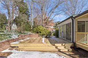 221 W Avondale Dr, Greensboro, NC 27403 - Photo 27