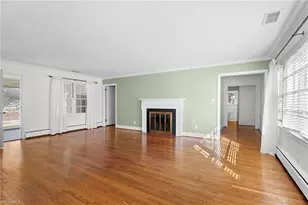 221 W Avondale Dr, Greensboro, NC 27403 - Photo 5