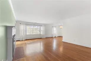 221 W Avondale Dr, Greensboro, NC 27403 - Photo 7