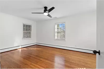 221 W Avondale Drive, Greensboro, NC 27403 - Photo 19