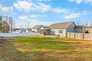 325 High Knoll Dr, Walkertown, NC 27051 - Photo 37