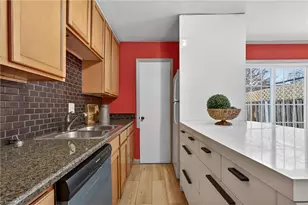 5715 Bramblegate Rd, Greensboro, NC 27409 - Photo 11