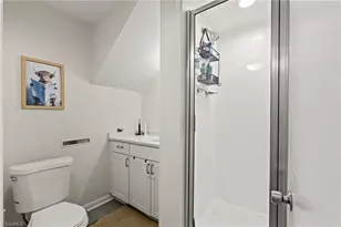 5722 Friendswood Dr, Greensboro, NC 27409 - Photo 17