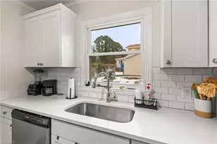 5722 Friendswood Dr, Greensboro, NC 27409 - Photo 11