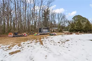 5722 Friendswood Dr, Greensboro, NC 27409 - Photo 29