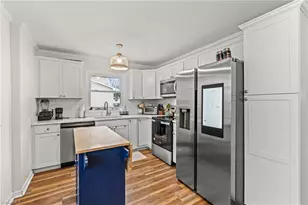 5722 Friendswood Dr, Greensboro, NC 27409 - Photo 9