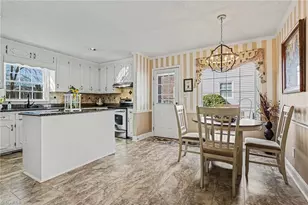 1901 Dorsett St, Burlington, NC 27215 - Photo 9