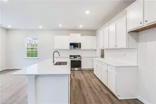 5284 Amaryllis Wy, Winston-Salem, NC 27104 - Photo 7