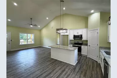 613 Kendall Street, Eden, NC 27288 - Photo 5