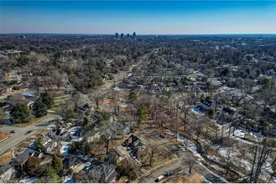 401 W Greenway Drive N, Greensboro, NC 27403 - Photo 5