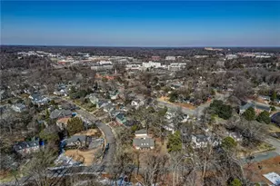 401 W Greenway Dr N, Greensboro, NC 27403 - Photo 19