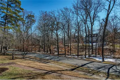 401 W Greenway Drive N, Greensboro, NC 27403 - Photo 17