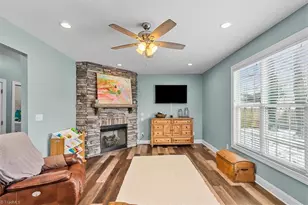 109 Willowbrook Dr, Thomasville, NC 27360 - Photo 5