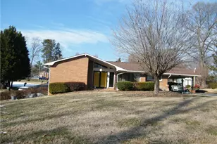 3501 Bates Dr, Winston-Salem, NC 27105 - Photo 3