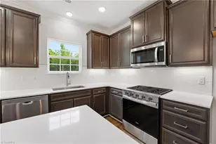 1434 Reading Ct, Burlington, NC 27217 - Photo 5