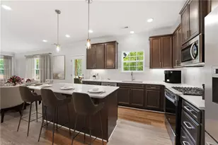 1434 Reading Ct, Burlington, NC 27217 - Photo 9