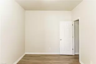 1107 Highstone Dr, Greensboro, NC 27406 - Photo 11