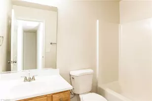 1107 Highstone Dr, Greensboro, NC 27406 - Photo 15