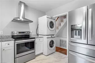 1415 Seminole Dr, Greensboro, NC 27408 - Photo 11