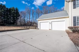 1004 Benton Ct, Reidsville, NC 27320 - Photo 3