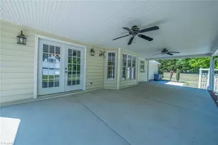 1004 Benton Ct, Reidsville, NC 27320 - Photo 27