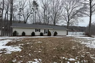 324 Holly Berry Ln, Roxboro, NC 27574 - Photo 3