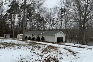 324 Holly Berry Ln, Roxboro, NC 27574 - Photo 5