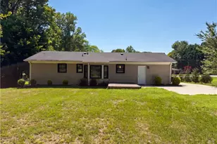 202 Hassellwood Dr, Jamestown, NC 27282 - Photo 5