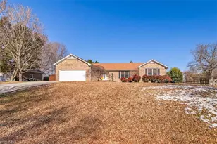 3704 Winged Foot Dr, Greensboro, NC 27410 - Photo 5