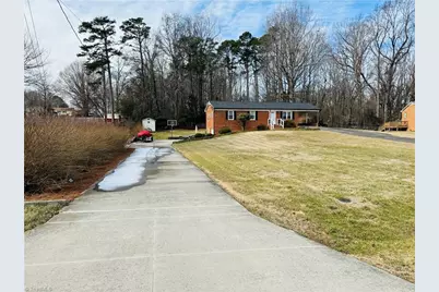 807 Gallant Court, Winston-Salem, NC 27101 - Photo 3