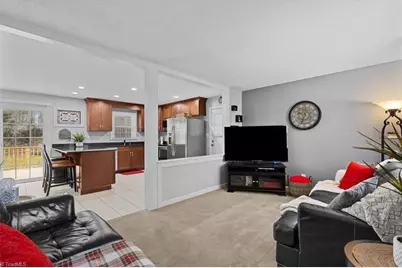 807 Gallant Court, Winston-Salem, NC 27101 - Photo 5