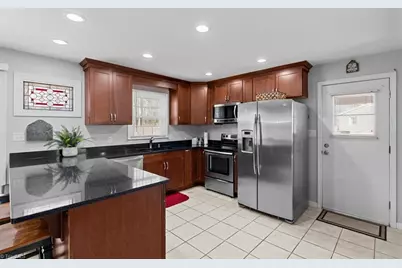 807 Gallant Court, Winston-Salem, NC 27101 - Photo 9