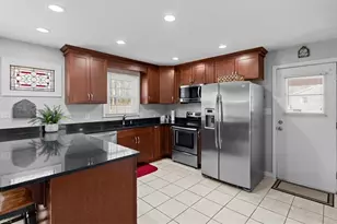 807 Gallant Ct, Winston-Salem, NC 27101 - Photo 9