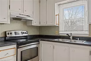 1448 Spring Hill Cir, Kernersville, NC 27284 - Photo 13