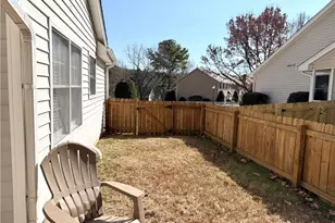 205 Standish Dr, Chapel Hill, NC 27517 - Photo 13